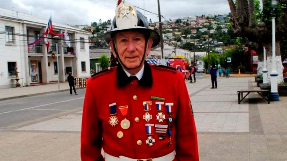 Cuerpo de Bomberos de Lota informa fallecimiento de Bombero Insigne de Chile, Eduardo Moraga Henríquez (Q.E.P.D.)